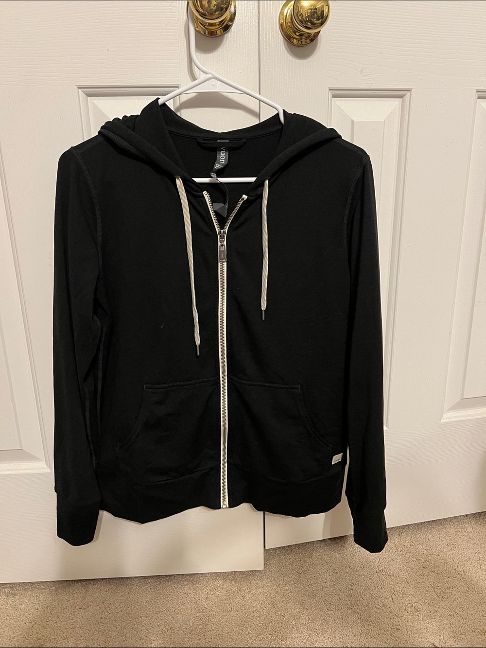 Vuori Black Full-Zip Hoodie (Women’s XS)